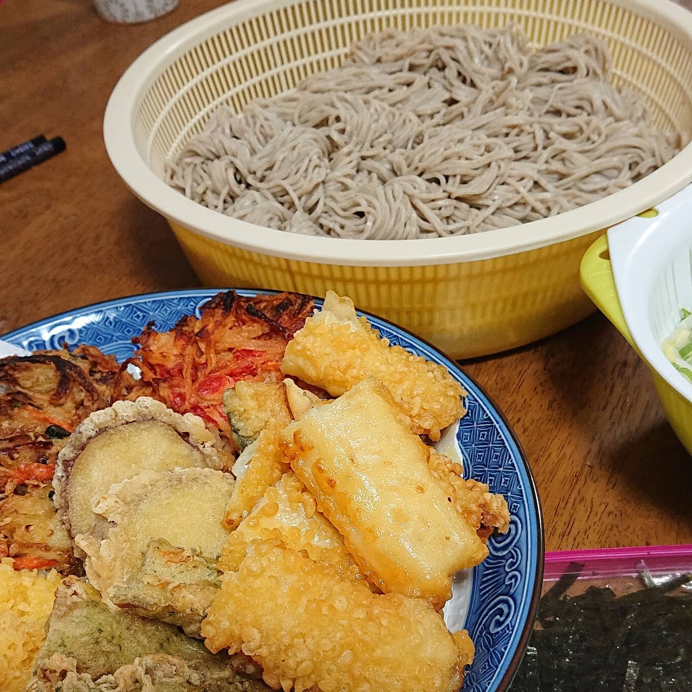 こんばんは
今年もあと僅かですね

皆さんは今頃年越しそばを食べている頃でしょうか

今年も皆様に支えられて、トマトと私自身も一緒に成長することが出来ました🤗
ありがとうございました️

また来年もどうぞ関口農園及びYumeri fromをよろしくお願い致します

皆様、良いお年を