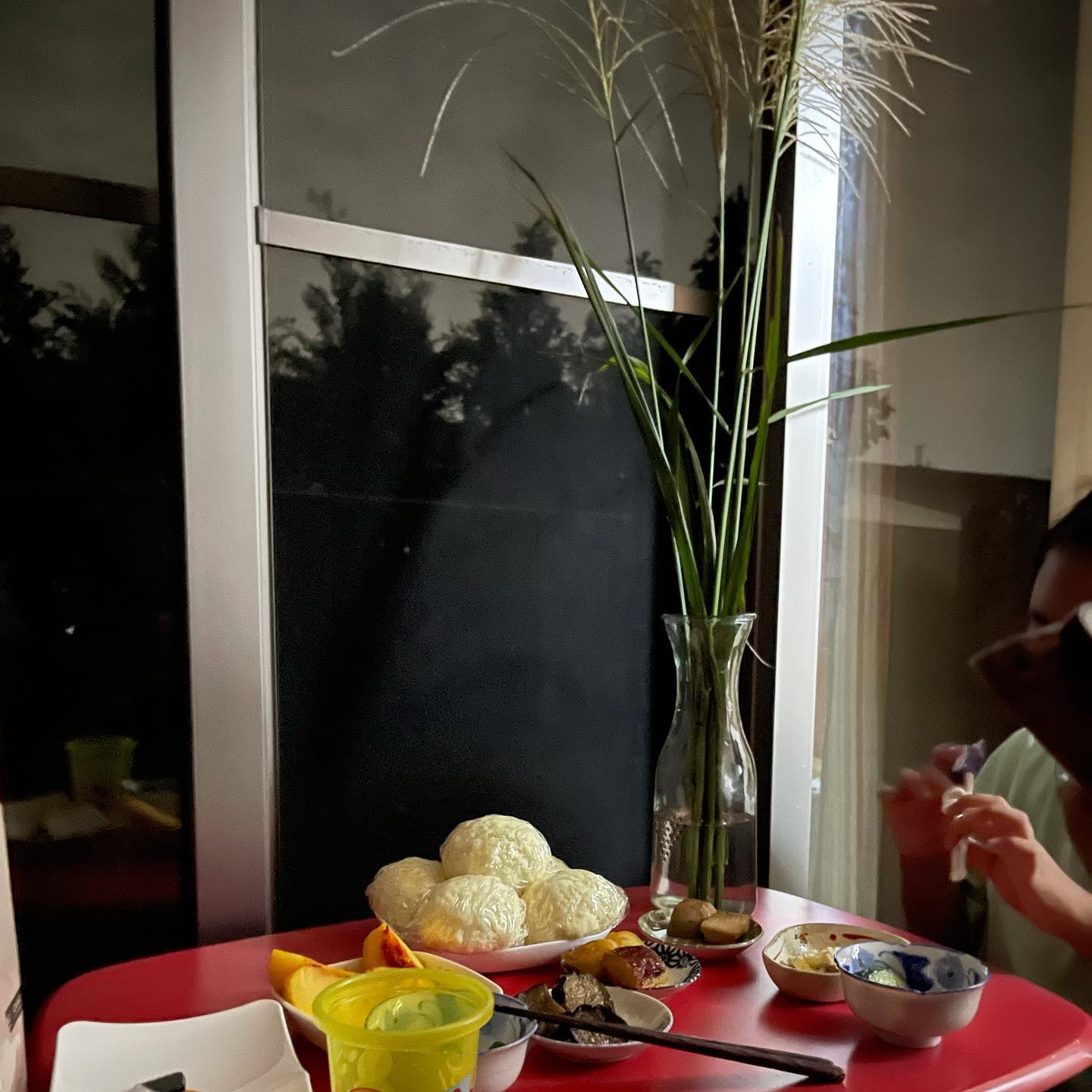 十五夜

まだ月が見えません
これから出るのかな
今年も米、麦、トマトが沢山採れますように

残すはあと十三夜🌝